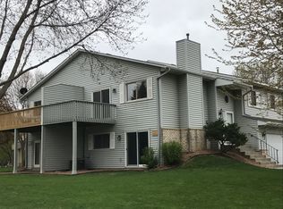 1083 Aston Cir, Burnsville, MN 55337
