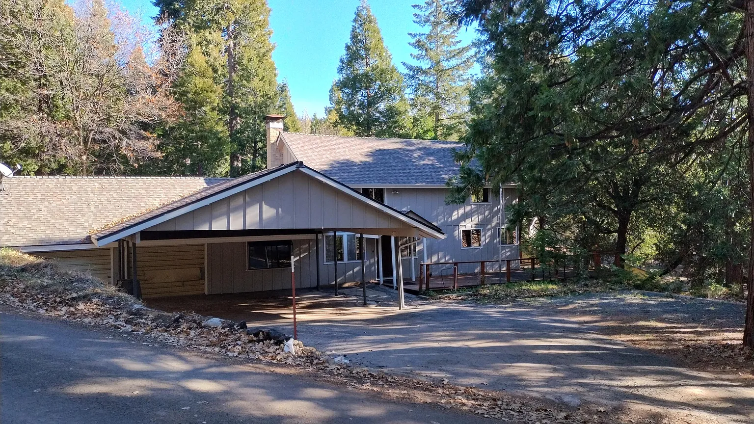 594 Loop Drive photo 1