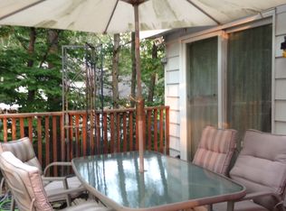 298 Sunrise Dr, Henryville, PA 18332