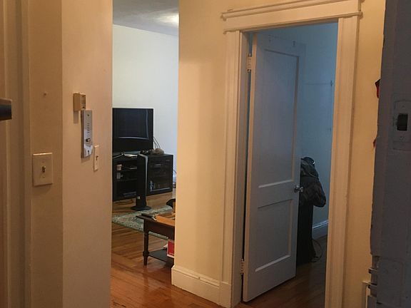 3rd image of 1842 Commonwealth Ave APT 10