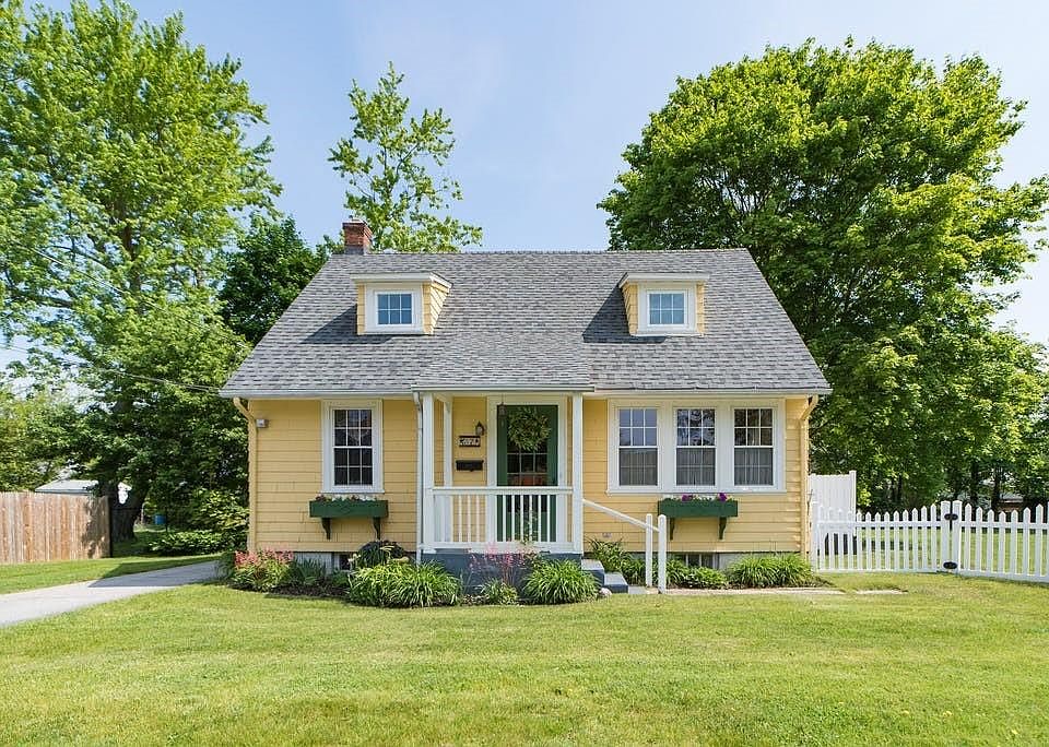 87 Potters Ave, Warwick, RI 02886 Zillow