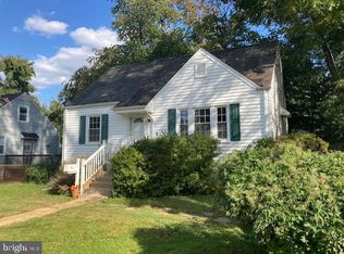 4025 Woodland Dr, Fairfax, VA
