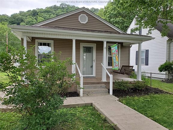 3rd image of 4405 Washington Ave SE