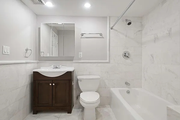 Rented by Compass | media 24