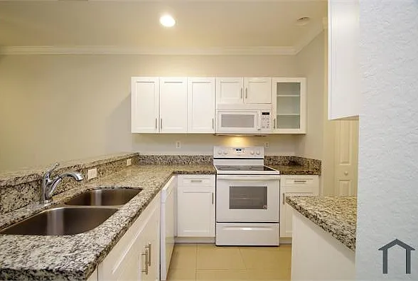 4 bed, 1640 sqft, $2,900 — Photo 3