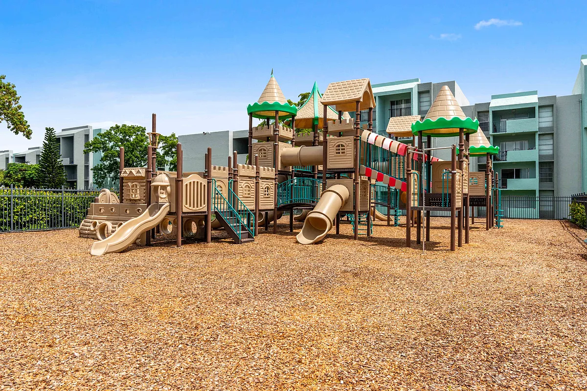 Building Photo - Windward Vista