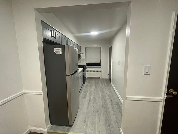 3rd image of 65-28 Utopia Pkwy Floor 1