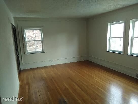 1st image of 979 Debbe Ln APT 6