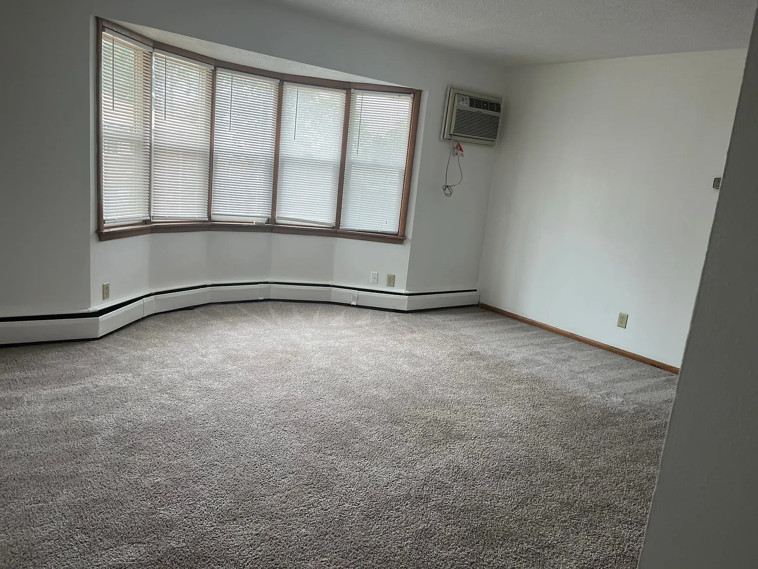South Pleasant Apartments — Photo 1