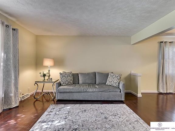 5th image of 5854 S 104th Ave