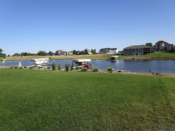 5th image of 114 Linden Dr