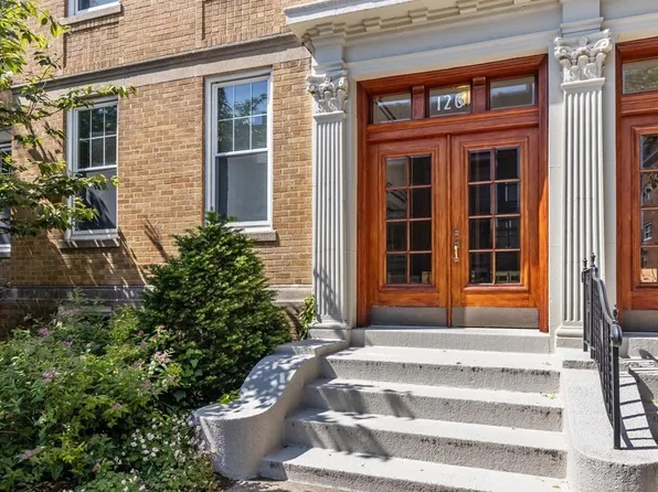 126 Sewall Ave #A, Brookline, MA 02446