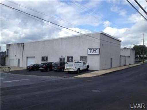 1st image of 723 E Green St