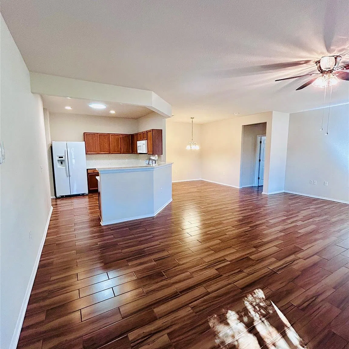 2 bed, 2.0 bath, 1397 sqft, $1,875 — Photo 4