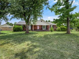 901 S 12th Pl, Rogers, AR 72756