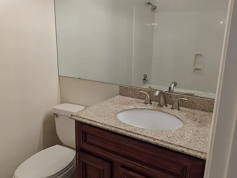 Primary en-suite