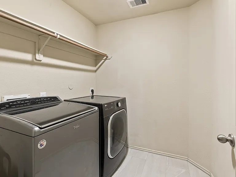 2414 Fall Aster Dr — Photo 16