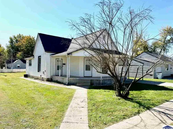209 W Broadway St, Shelburn, IN 47879