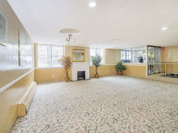 3rd image of 17545 88th Ave APT 7B