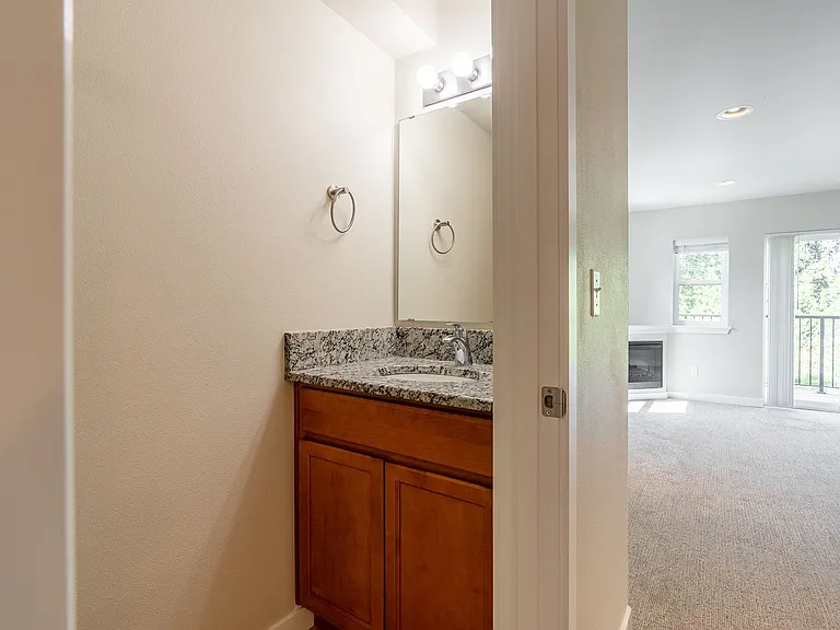 Modern 3 bedroom Townhomes with Garage — Photo 27