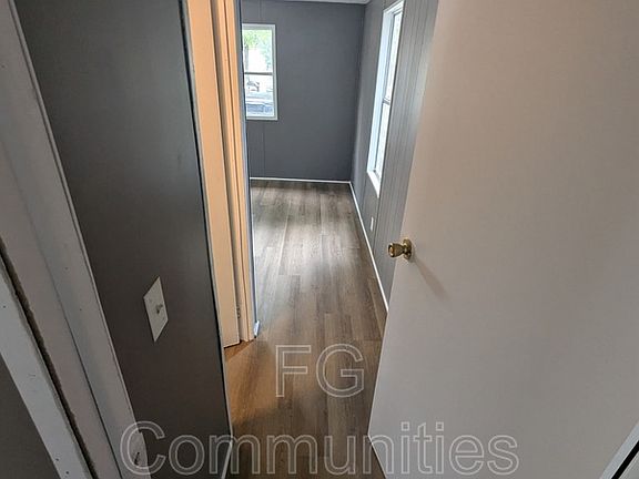 4th image of 1904 N William St Lot 5