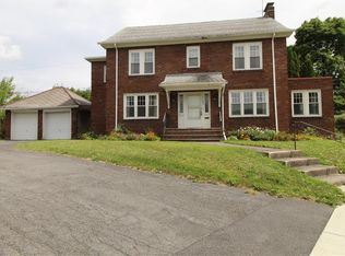 141 Sedgwick Rd, Syracuse, NY 13203