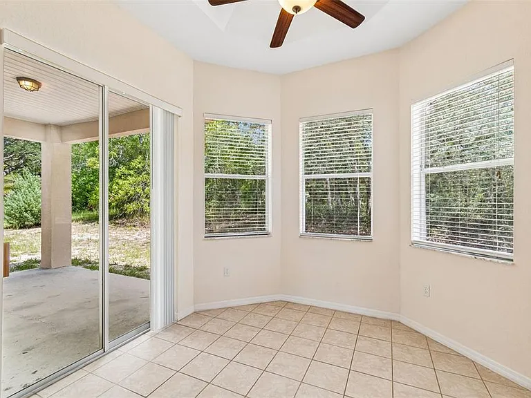 37 Greenpark Blvd — Photo 28