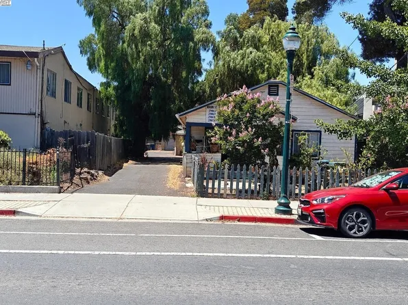 29061 Dixon St, Hayward, CA 94544