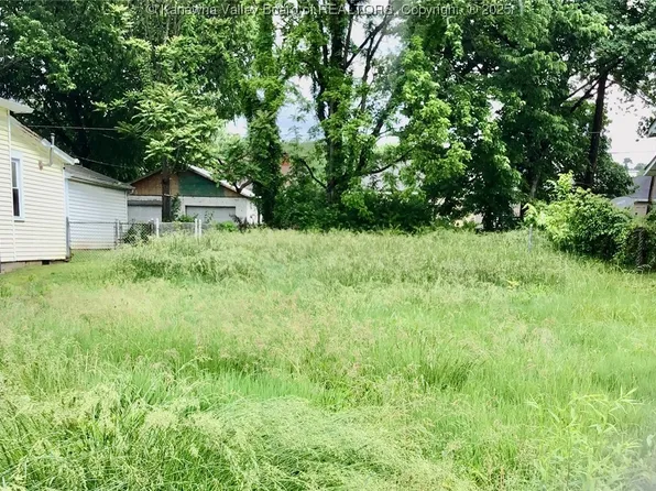 820 6th St, Charleston, WV 25302