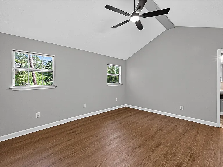 5693 Cessna Dr — Photo 20