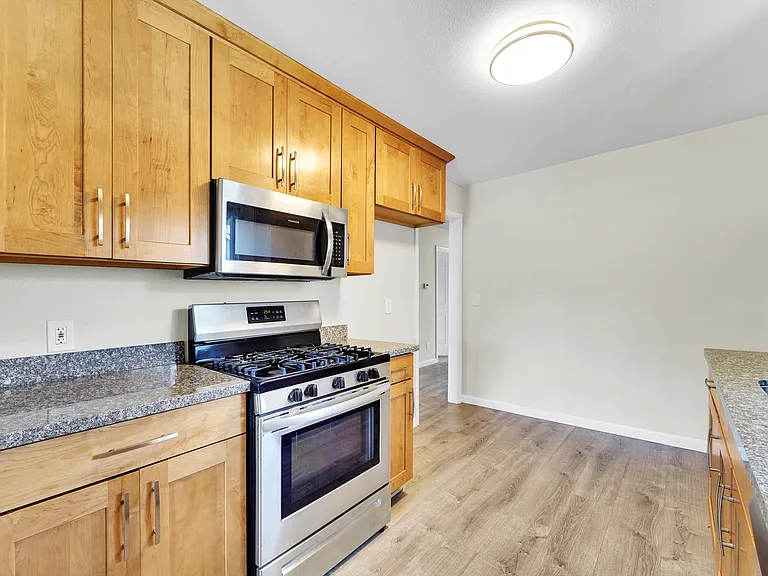 156 Sawyer St — Photo 12