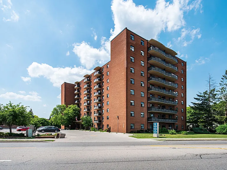 3063 Kingsway Dr — Photo 12