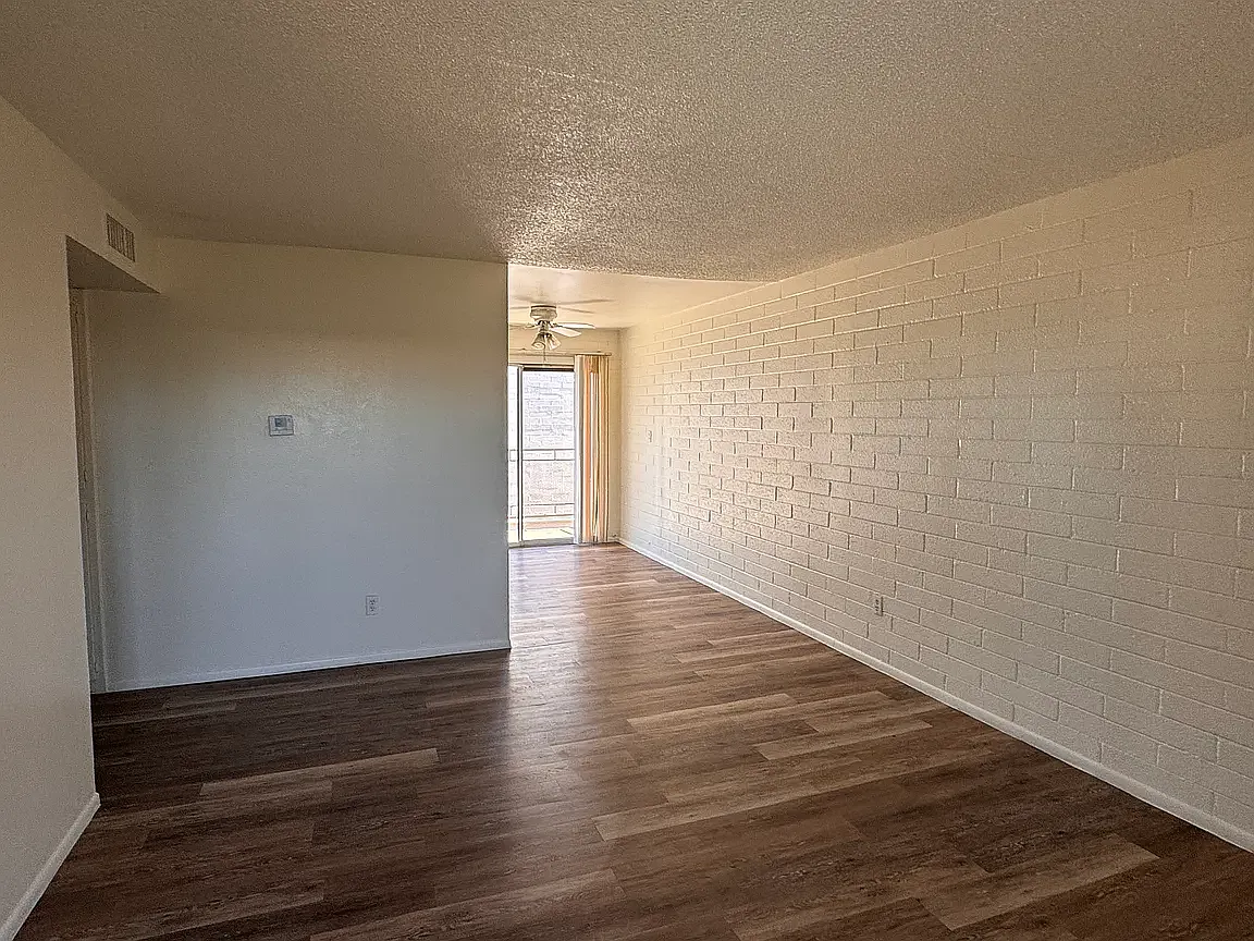 Koko Palms Apartments — Photo 2