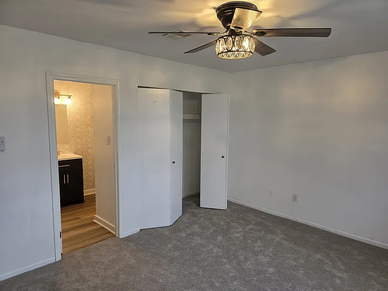 231 Spring House Ln #231 — Photo 5