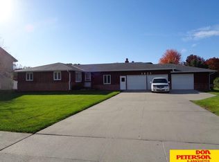 2823 E 16th St, Fremont, NE 68025