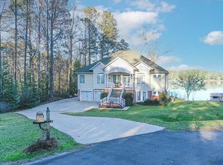 510 Lakeport Dr, Greenwood, SC 29649