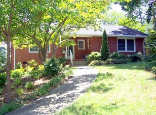 619 Quaker Ln, High Point, NC 27262