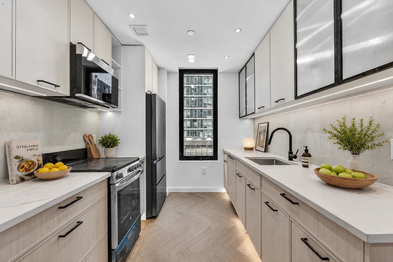 104 Fleet Place — Photo 3