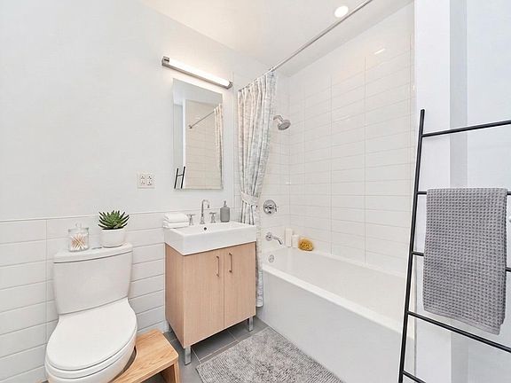 4th image of 55 Hope St APT 403