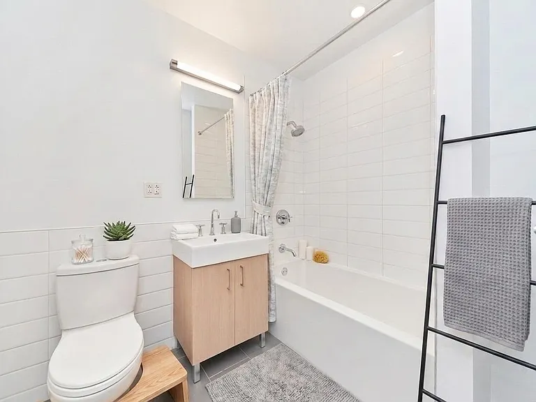55 Hope St #403 — Photo 4