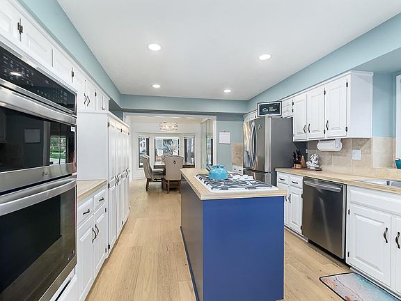 4th image of 12434 W 85th Ter