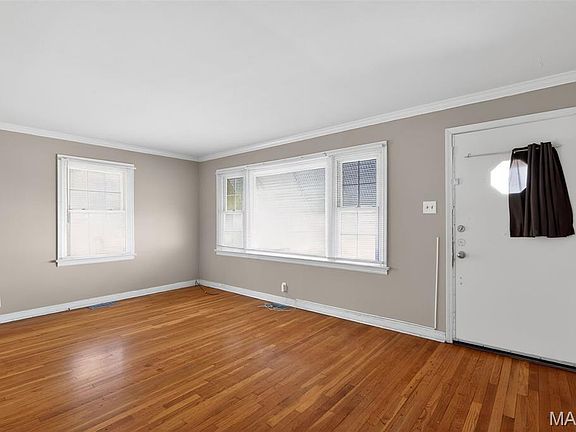 3rd image of 10436 Ewell Dr
