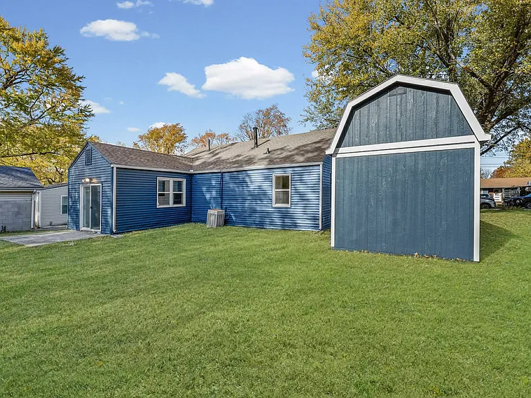 5631 Parkview Ave — Photo 26