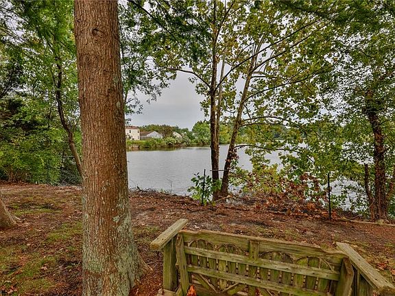 2nd image of 4972 Montrose Dr