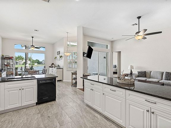 4th image of 9557 Vercelli Street