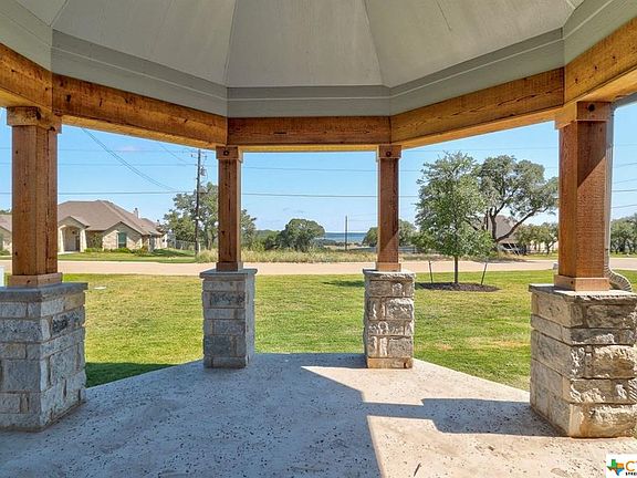 5th image of 390 Presa Dr