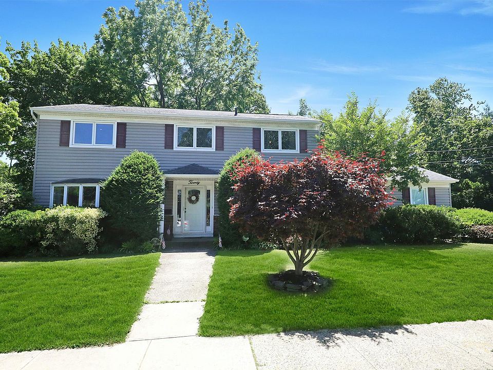 1st image of 20 Hawthorne Ave