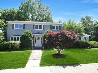 20 Hawthorne Ave, Rockville Centre, NY 11570