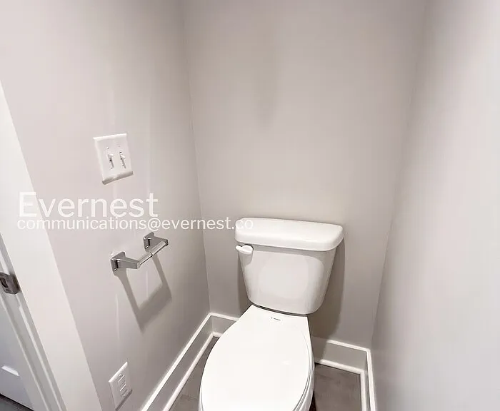 336 Queen Ave — Photo 22
