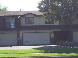 8632 Maplebrook Pkwy N, Brooklyn Park, MN 55445